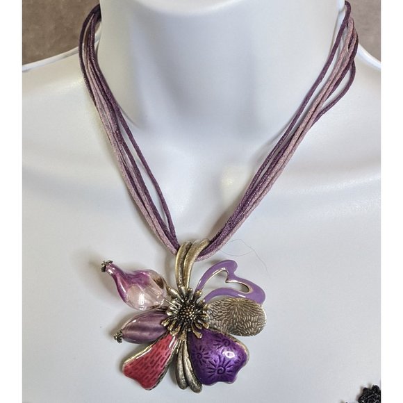 Purple Fairy Flower Necklace - Picture 5 of 7